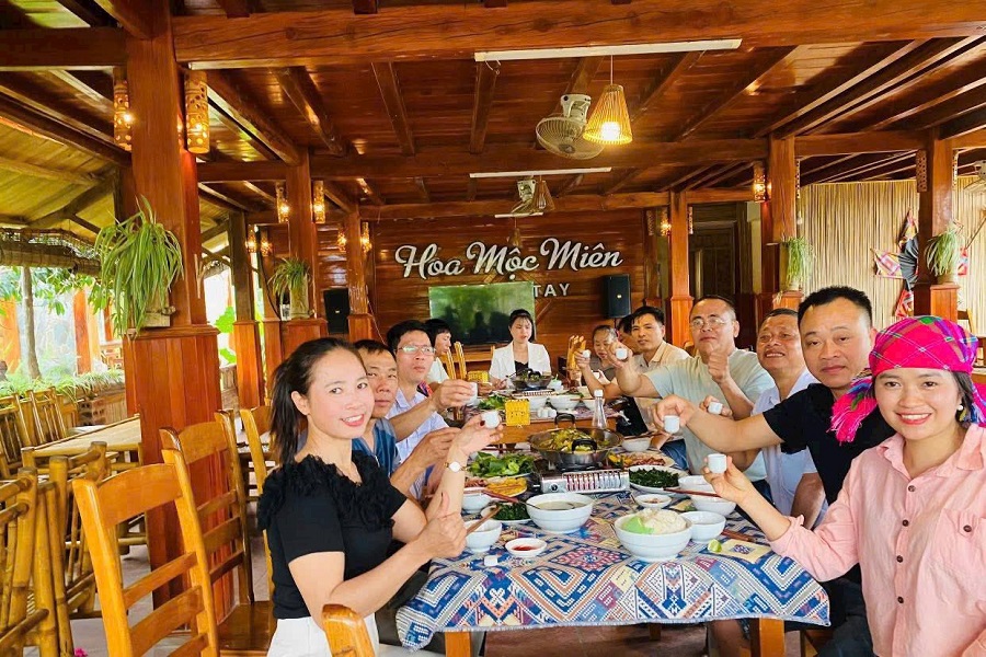 Tour Mai Châu – Mộc Châu – Cầu Kính Bạch Long (2N1Đ)