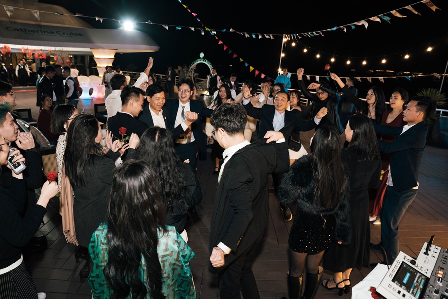 MICE Trên Du Thuyền Hạ Long – Giải Pháp Sự Kiện Doanh Nghiệp Đẳng Cấp Tại Việt Nam