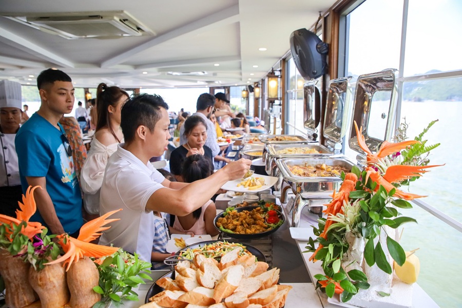 Tour Trekking- Ngủ rừng -Thăm vịnh Lan Hạ - Cát Bà 2 ngày 1 đêm