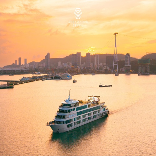 Du thuyền Ambassador Dinner Cruise (Tàu tối)