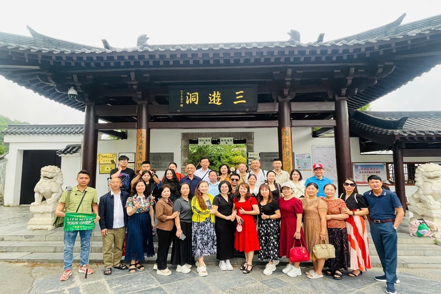 Tour Phượng Hoàng Cổ Trấn - Thất Tinh Sơn (5N4Đ)