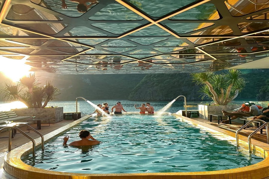 Combo Du thuyền 6 sao Elite of The Seas + Khách sạn FLC Hạ Long 3N2Đ