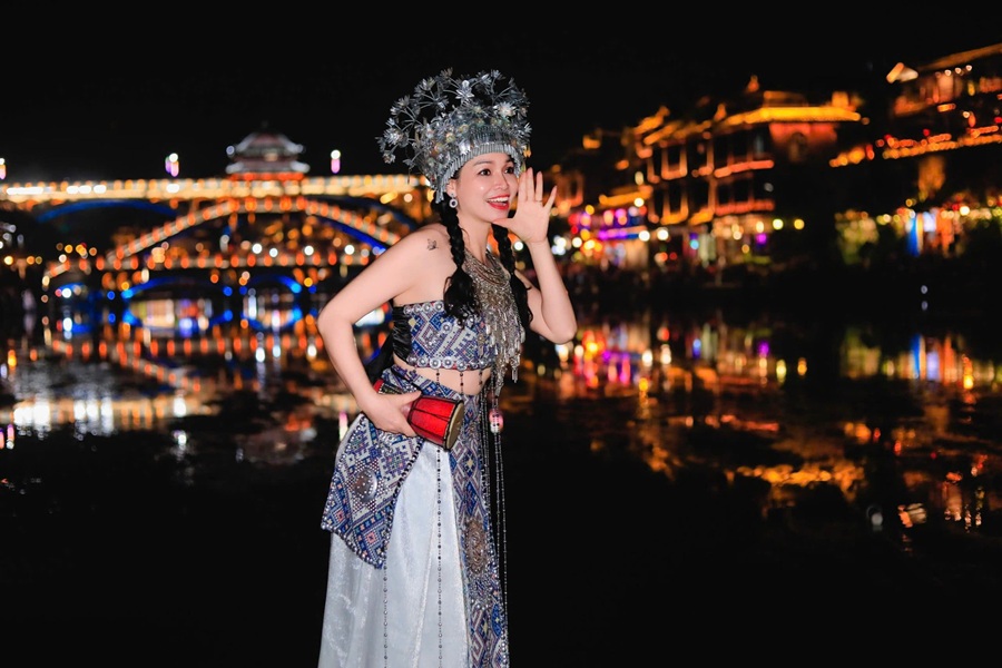 Tour Phượng Hoàng Cổ Trấn - Thất Tinh Sơn (5N4Đ)