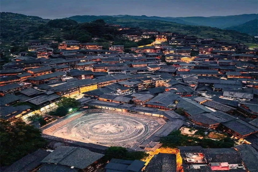 Tour Trương Gia Giới – Hồ Bảo Phong – Miêu trại Mạc Nhung – Phượng Hoàng cổ trấn (5N4Đ)