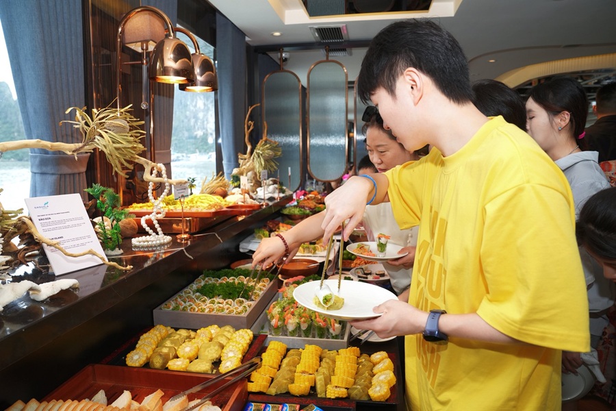 Combo Du thuyền Saquila Yacht + Khách sạn Wyndham Legend Hạ Long