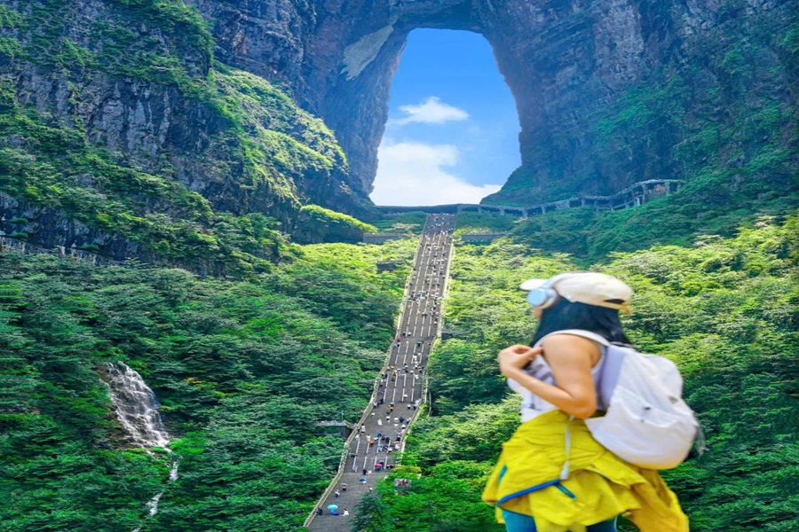 Tour Trương Gia Giới – Hồ Bảo Phong – Miêu trại Mạc Nhung – Phượng Hoàng cổ trấn (5N4Đ)