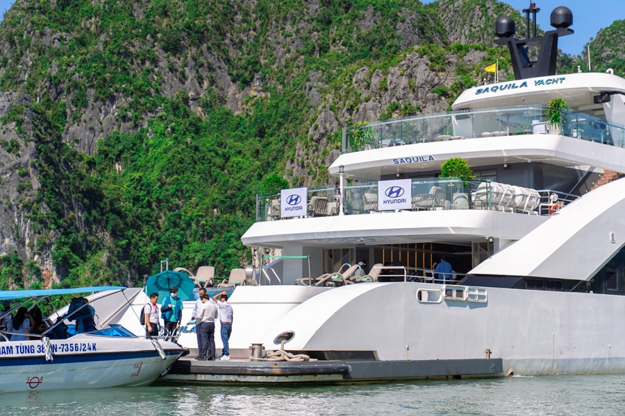 Combo Du thuyền Saquila Yacht + Khách sạn Wyndham Legend Hạ Long