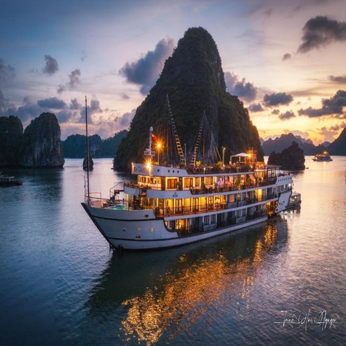 Du thuyền Alisa Premier Cruise