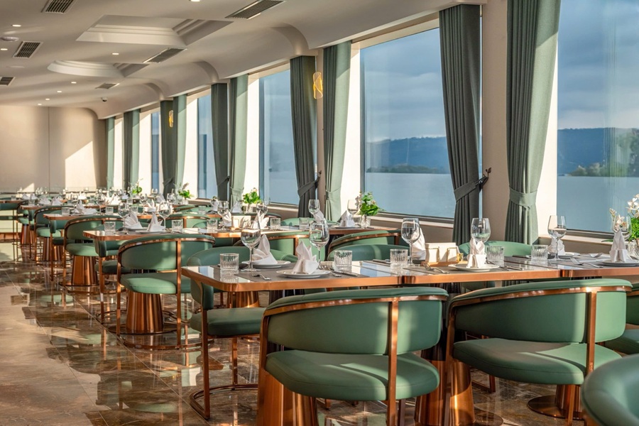 Combo Du thuyền Leona + Khách sạn Radisson Blu Hạ Long