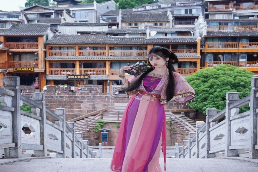 Tour Phượng Hoàng Cổ Trấn - Thất Tinh Sơn (5N4Đ)