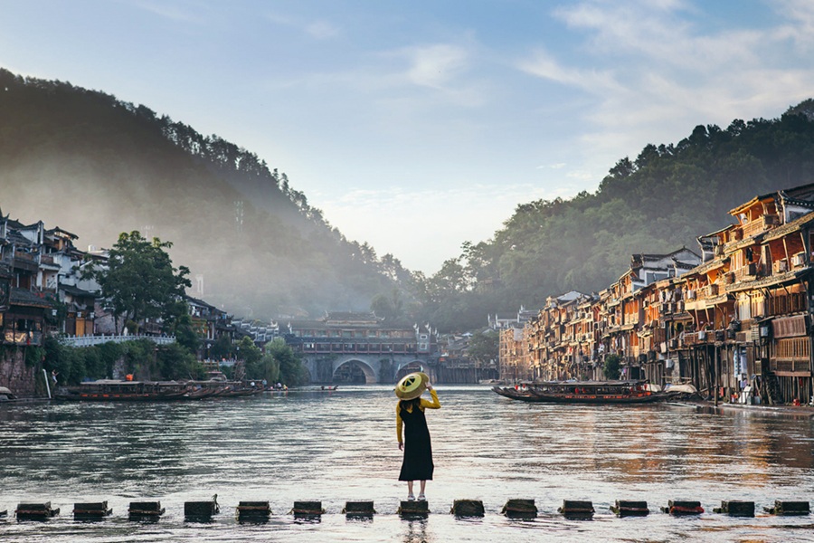 Tour Hà Nội - Ân Thi - Phượng Hoàng Cổ Trấn - Trương Gia Giới (5N4Đ)