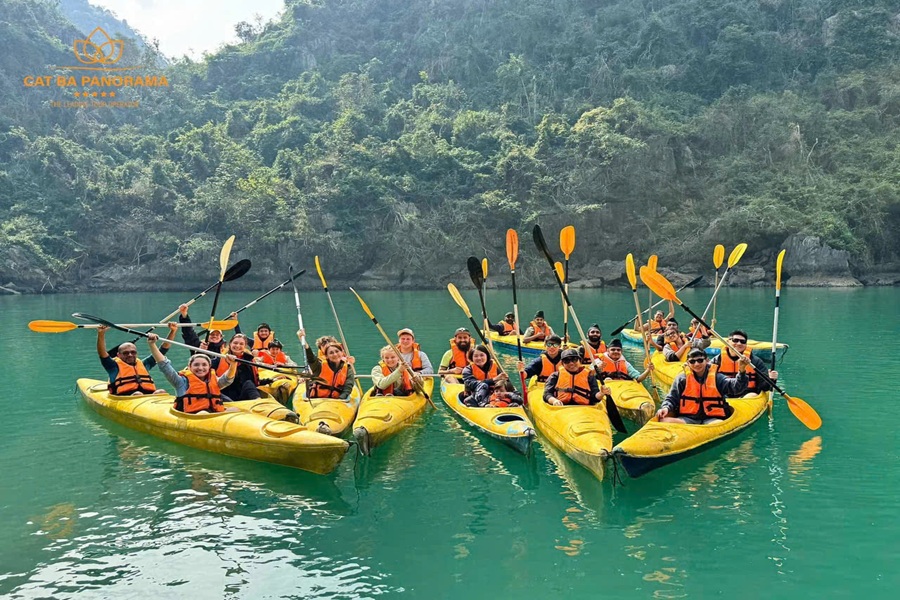 Tour vịnh Lan Hạ nửa ngày buổi sáng: Kayak + Tiệc trà bình minh