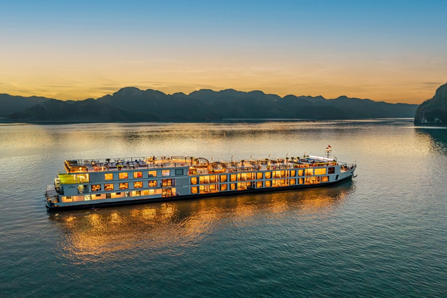 Thuê trọn Du thuyền ngủ đêm Indochine Grand