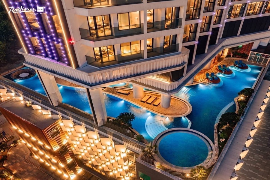 Combo Du thuyền Ambassador + Khách sạn Radisson Blu Hạ Long