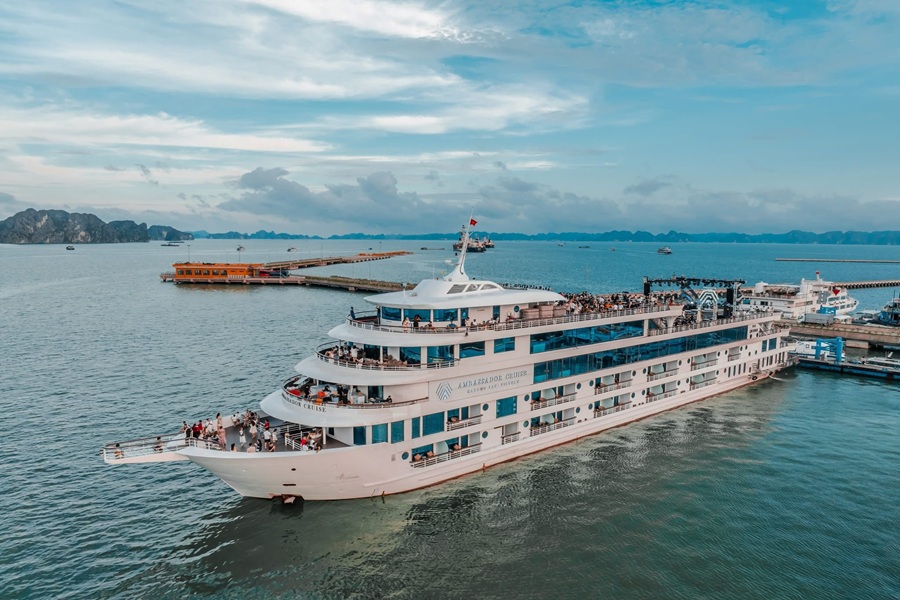 Thuê trọn Du thuyền Ambassador Cruise