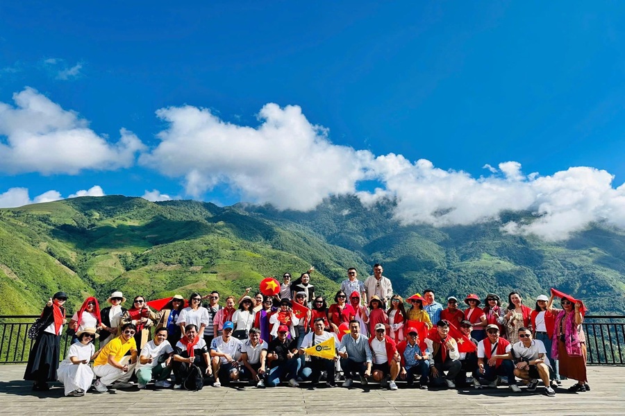 HÀ NỘI - SỐNG LƯNG KHỦNG LONG - MỎM CÁ HEO - TÀ XÙA ECOLODGE 2N1Đ