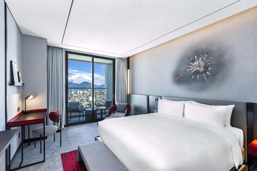 Combo 3N2Đ Khách sạn Radisson RED Đà Nẵng