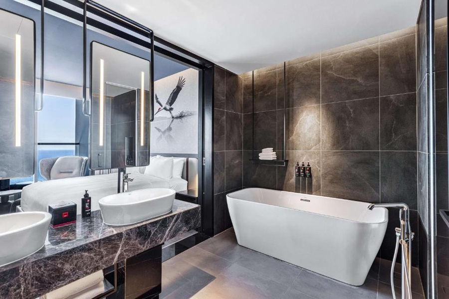 Combo 3N2Đ Khách sạn Radisson RED Đà Nẵng