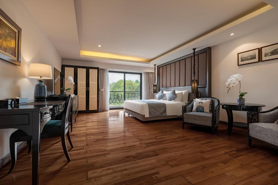 Khách sạn Elegant Suites Westlake Hà Nội