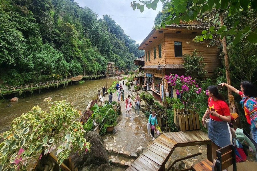 Tour Sapa - Moana - Fansipan - Cát Cát - Tham quan Hà Khẩu (3N2Đ)