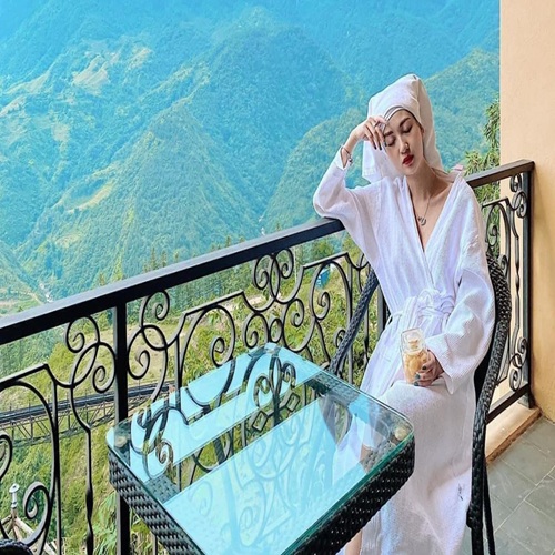 Combo Aliana Sapa (4*) 3N2Đ + Xe Limousine + Trọn gói Fansipan