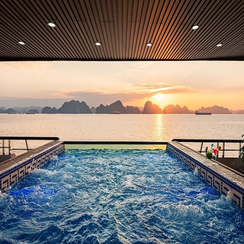 Du thuyền Ambrose Cruise ( Tàu ngày )
