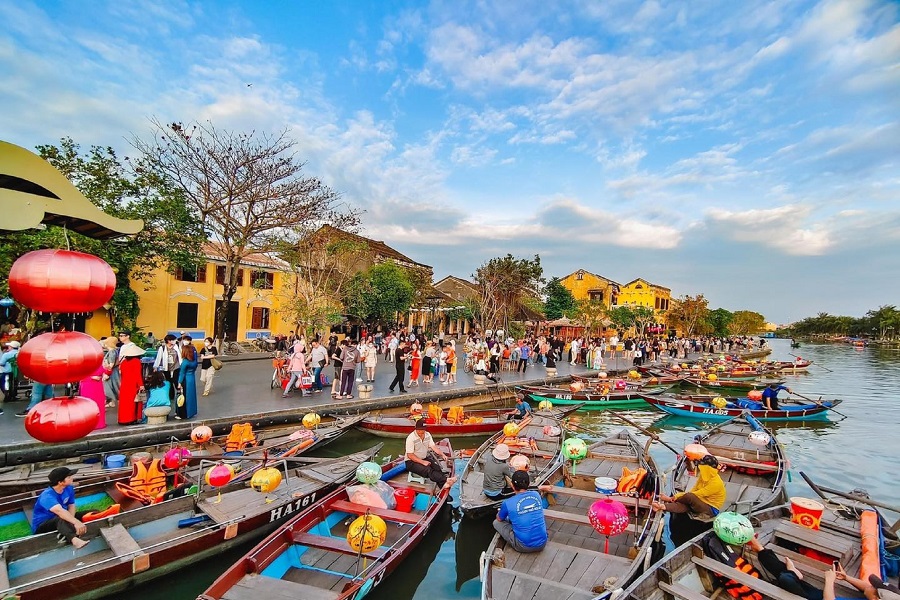 Tour Du lịch miền Trung: Hà Nội – Huế – Đà Nẵng – Hội An – Quảng Bình (5N4Đ)
