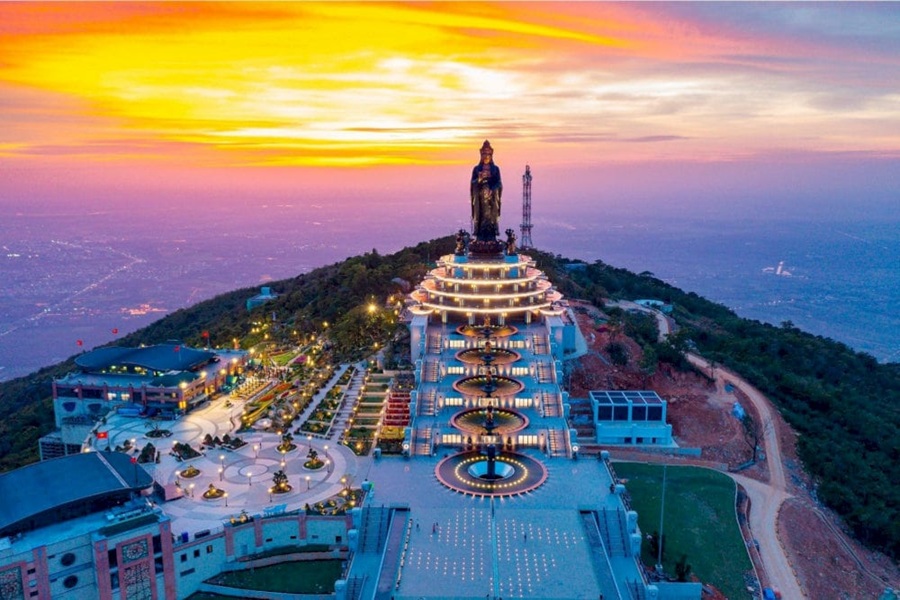 HÀ NỘI – CẦN THƠ – SÓC TRĂNG – BẠC LIÊU CÀ MAU – ĐẤT MŨI – TIỀN GIANG – BẾN TRE -TÂY NINH – SÀI GÒN ( Mùng 2 tết)