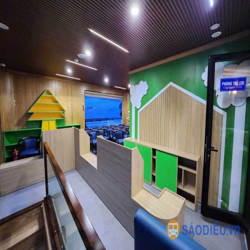 Tàu sắt 3 tầng Dream Cát Bà (99 khách)