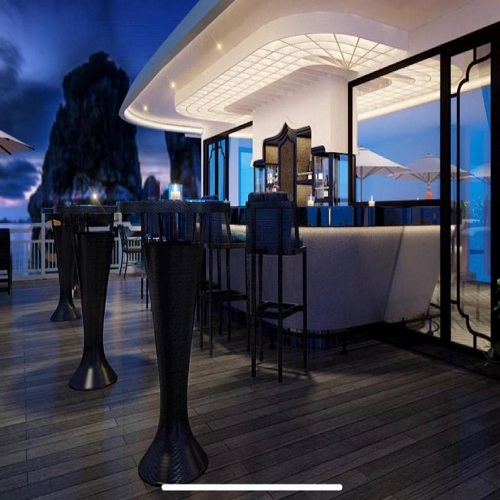 Du thuyền Madeline Cruise