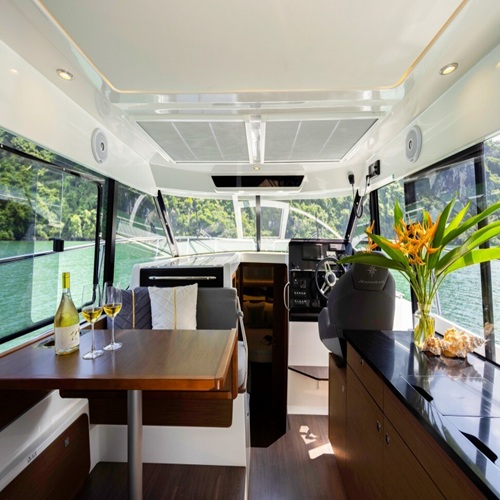 Du thuyền Merry Fisher 1095 – Du thuyền câu giải trí sang trọng bậc nhất Hạ Long