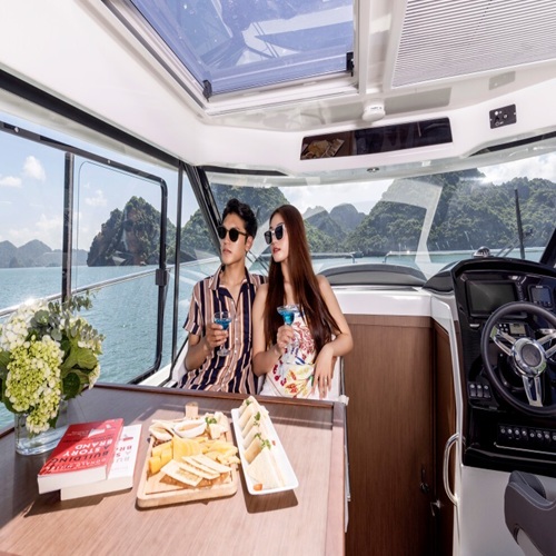 Du thuyền Merry Fisher 895 – Thuyền câu giải trí sang trọng tại Hạ Long