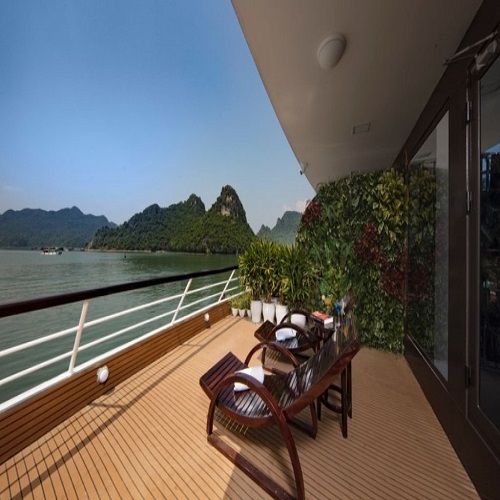 Du thuyền Scarlet Pearl Cruise