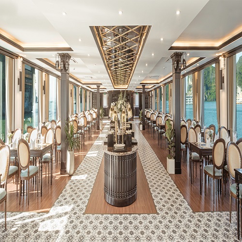 Du thuyền Sea Octopus Cruise ( tàu tối)
