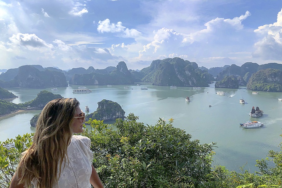 Tour Vịnh Hạ Long - Hạ Long park - Bãi Cháy - Yên Tử (3N2Đ)