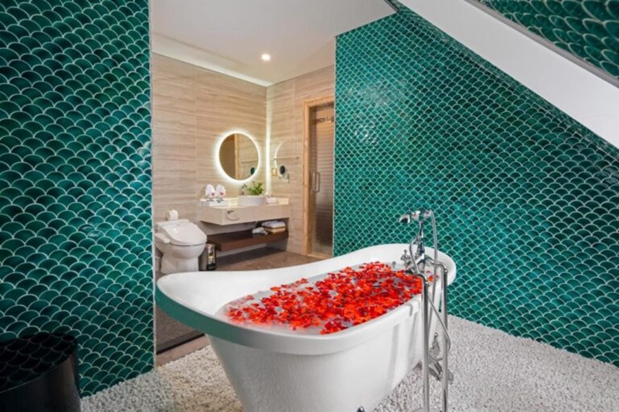 Combo Grand Fleuve Hạ Long Hotel (4*) 2N1Đ + Du thuyền Luna (5*)