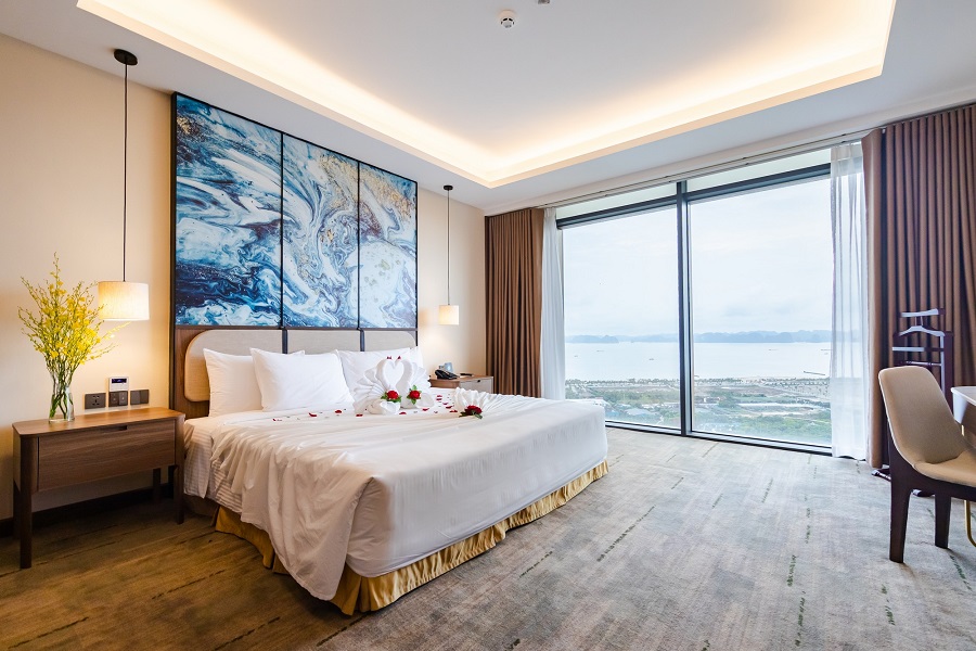 Combo du thuyền Athena 5* + Khách sạn Luxury Mường Thanh (3N2Đ)