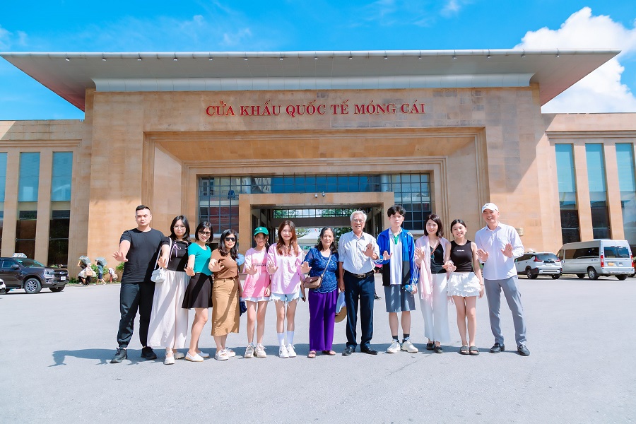 Tour Hà Nội – Móng Cái – Đông Hưng – Biển Vạn Vĩ – Trúc Sơn Cổ Trấn – Trượt thác Kim Sa Thủy (3N2Đ)