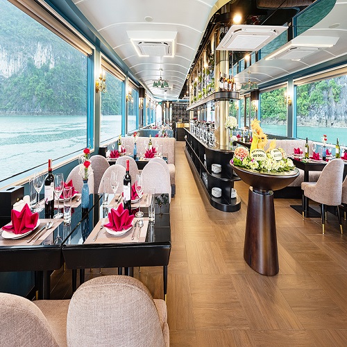 Du thuyền Maia cruise (99 khách)