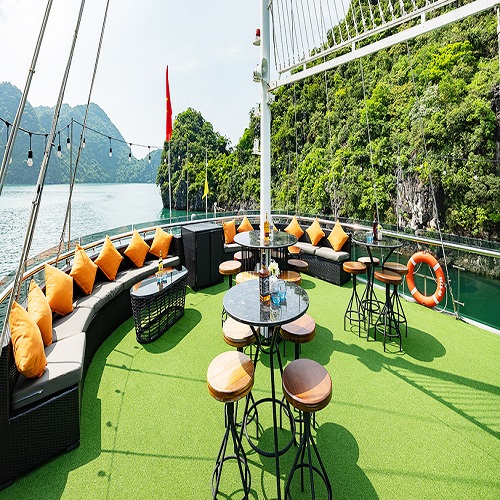 Du thuyền Maia cruise (99 khách)