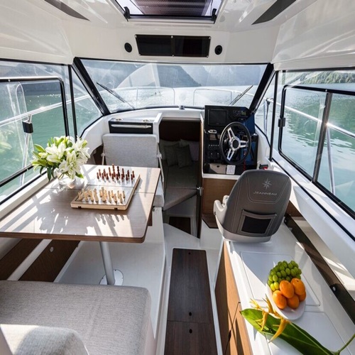 Du thuyền Merry Fisher 795 – Du thuyền câu cá hạng sang tại Hạ Long