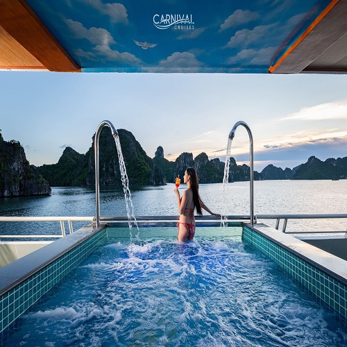 Tàu sắt 3 tầng Carnival Cruise