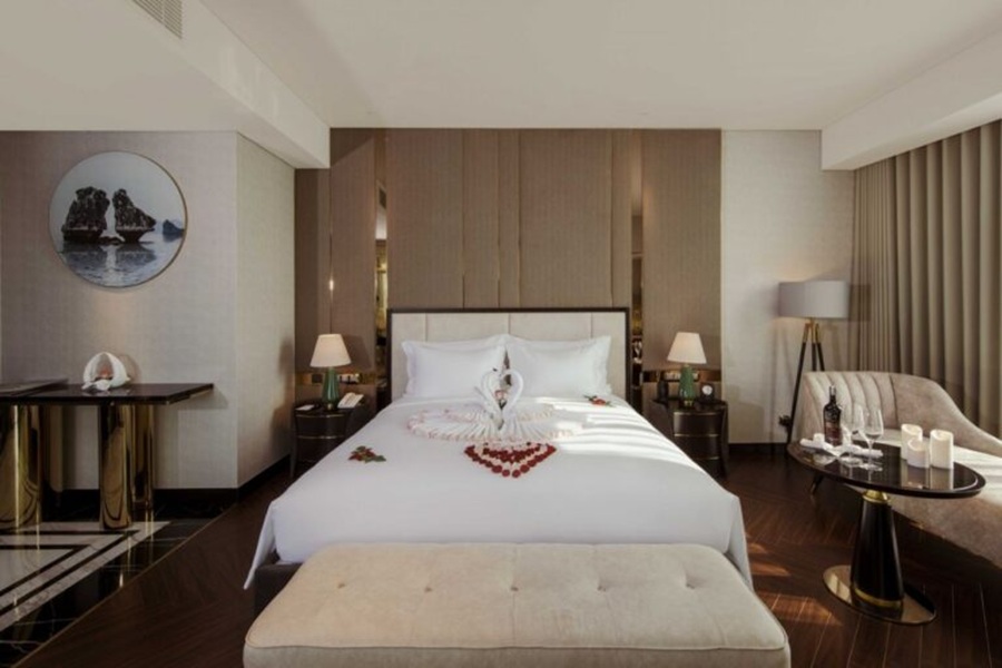 Combo Sea Stars Hạ Long Hotel (5*) 2N1Đ + Du thuyền Luna (5*)