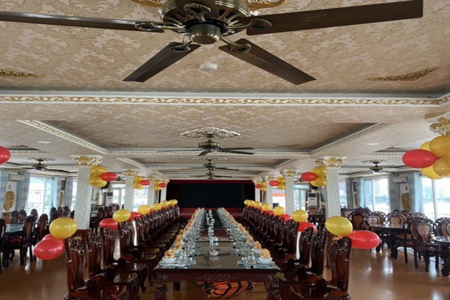 Ăn Buffet Trên Du Thuyền Indochina Queen