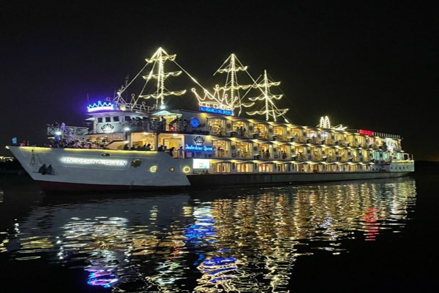 Ăn Buffet Trên Du Thuyền Indochina Queen