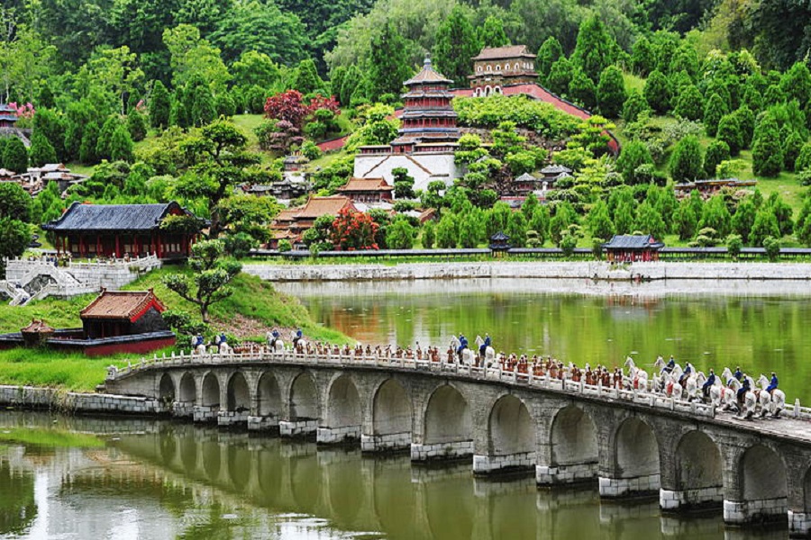 Tour liên tuyền Việt Trung:  Hà Nội – Trà Lĩnh – Tịnh Tây – Nga Tuyền – Phố cổ Cẩm Tú – Cổ Long Đại Hiệp Cốc – Hang Pắc Bó – Thác Bản Giốc  (3N2Đ)