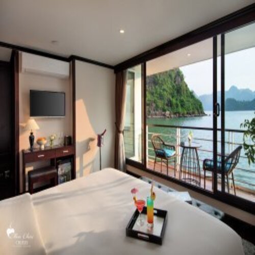. Du thuyền 5 sao Mon Chéri