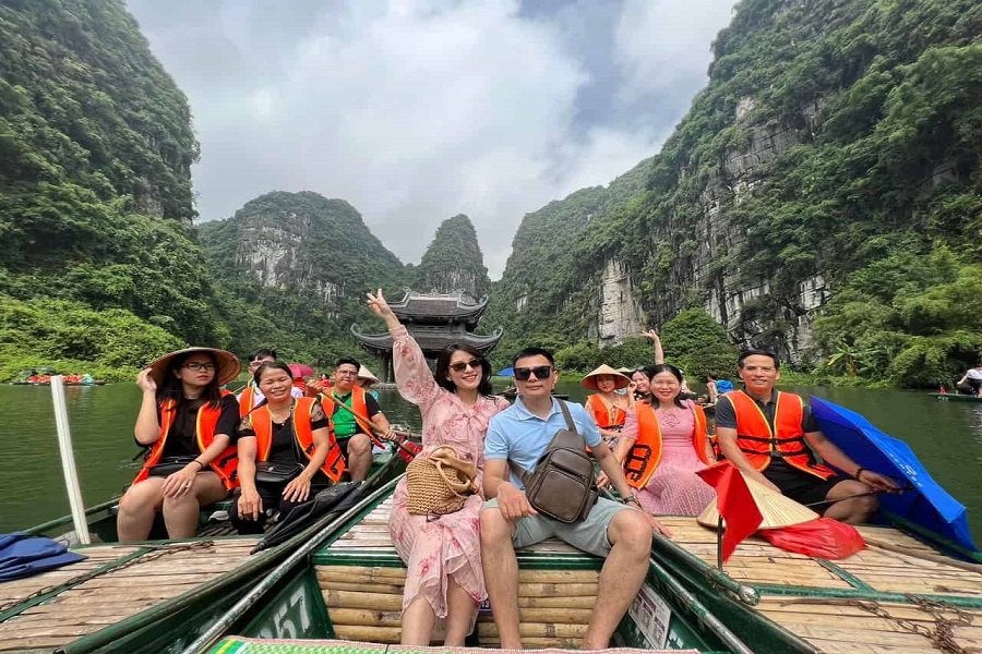 Hoa Lư - Tam Cốc - Bái Đính - Tràng An (2N1Đ)