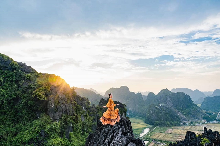 Cố Đô Hoa Lư – Tam Cốc – Hang Múa (1 ngày)