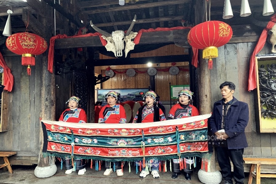 Tour Trương Gia Giới – Miêu trại Mạc Nhung -Thất Tinh Sơn– Phượng Hoàng cổ trấn (6N5Đ)